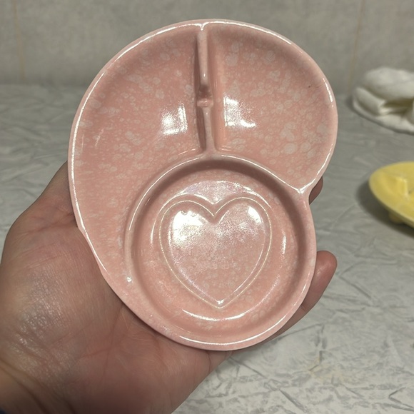 Set of 2 Shawnee USA 411 cup coaster/ ashtrays pink heart and yellow diamond mcm - Picture 11 of 13